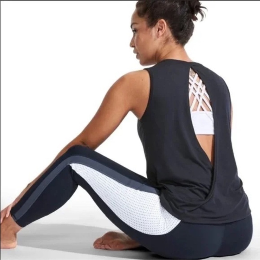 Athleta Contender ColorBlock leggings Size Small, Navy, white & Gray.